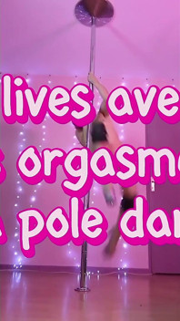 Ma Femme Est Mon Cadeau D'anniversaire, Je La Baise Et La Remplis De Sperme