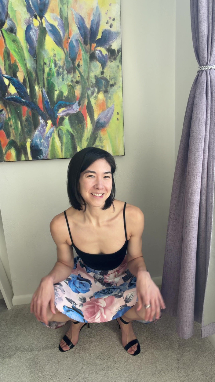 Ms_Emmy_Lynn: Skirt Satin Mengusik Tanpa Seluar Dalam