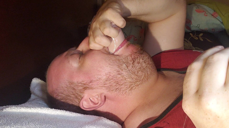 Charlieboy69: Diep in keel dildo 8 inch