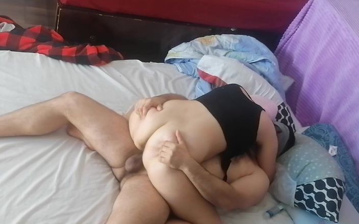 Amateur_MS: Foreplay in the Bedroom with an Amateur Couple. Amateur MILF...