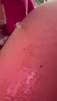 Gros seins mouillés