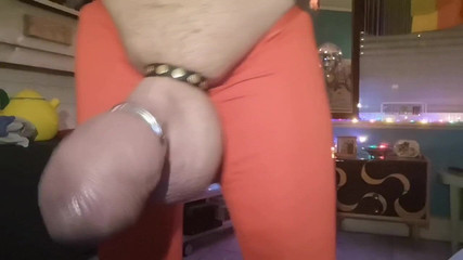 Monster_Meat_: 東洋の動き、赤いタイトなランジェリーで手コキ膨らんだショー