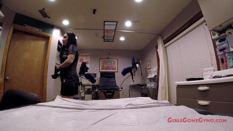 Lenna Lux: 할례작전