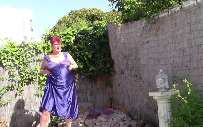 CurvyMindy: Ouah, près de 30 minutes de taquinage, de sucer, de fumer...