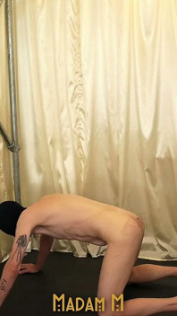 Obcasy do ballbustingu, nowe buty hunter na obcasach wprowadzone do pracy z ballbustingiem, kult butów i ścisłą dominację