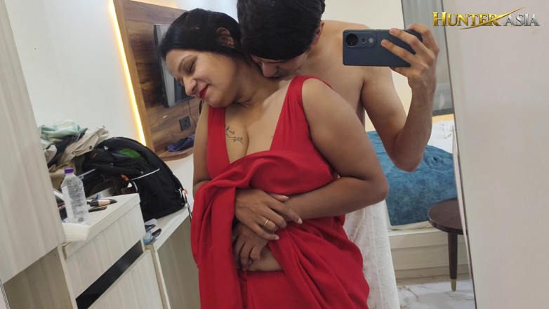 hunter Asia: Une Bhabhi Ji À Gros Nichons Se Fait Baiser Dans Un...