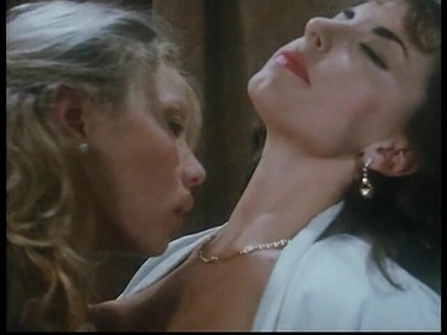 Lesbian Illusion: Sarah Young loves pussy licking