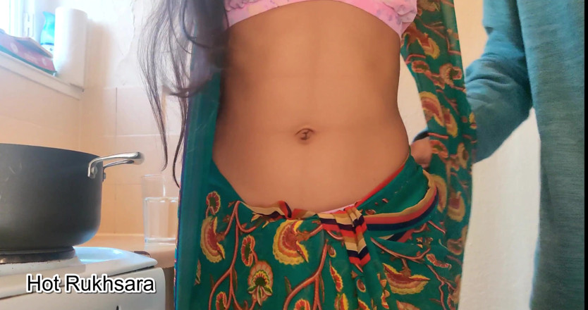 hot_rukhsara: La ragazza insoddisfatta ha una relazione e scopata duramente con...