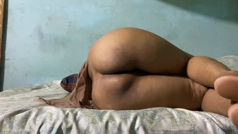 SAFI-SEXY: Widząc samotnie przyrodnią siostrę mojej żony, skorzystałem z okazji i zerżnąłem...