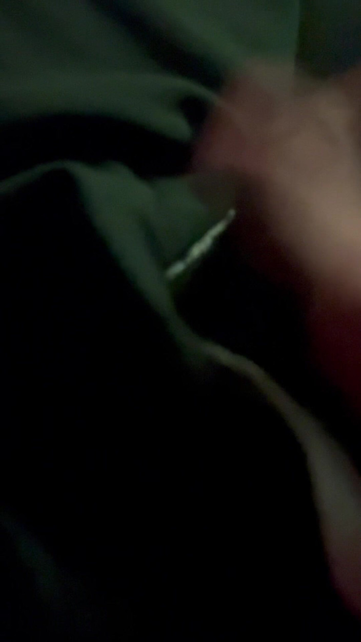 Quan Vietnam 18: Mladý chlapec honění a stříkání v autě ve veřejném parku...