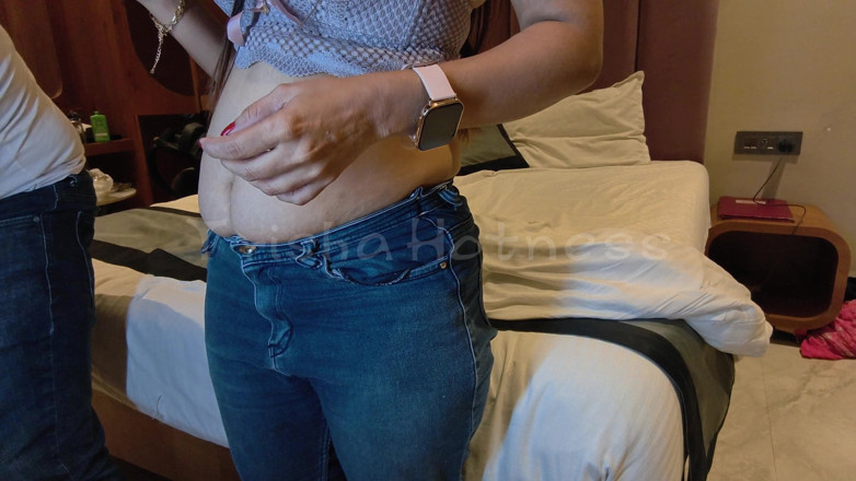 Trisha Hotness: Seksi üvey kız kardeş sakso çekiyor bölüm 1
