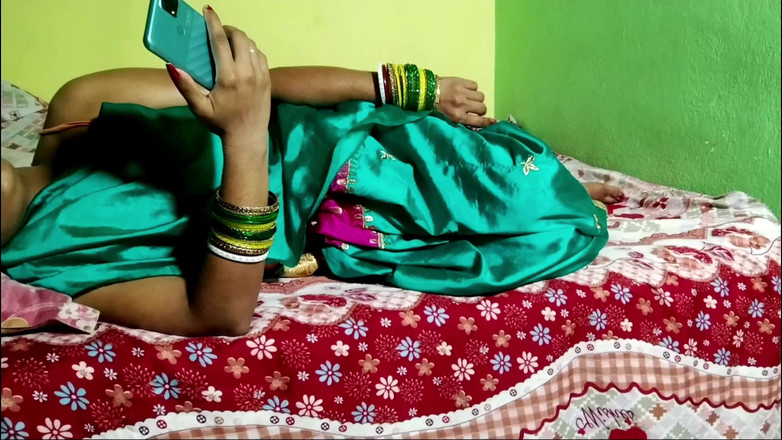 FireeCouple: Padosh wali bhojayi ko pilakar choda - ngentot sama gadis tetangga