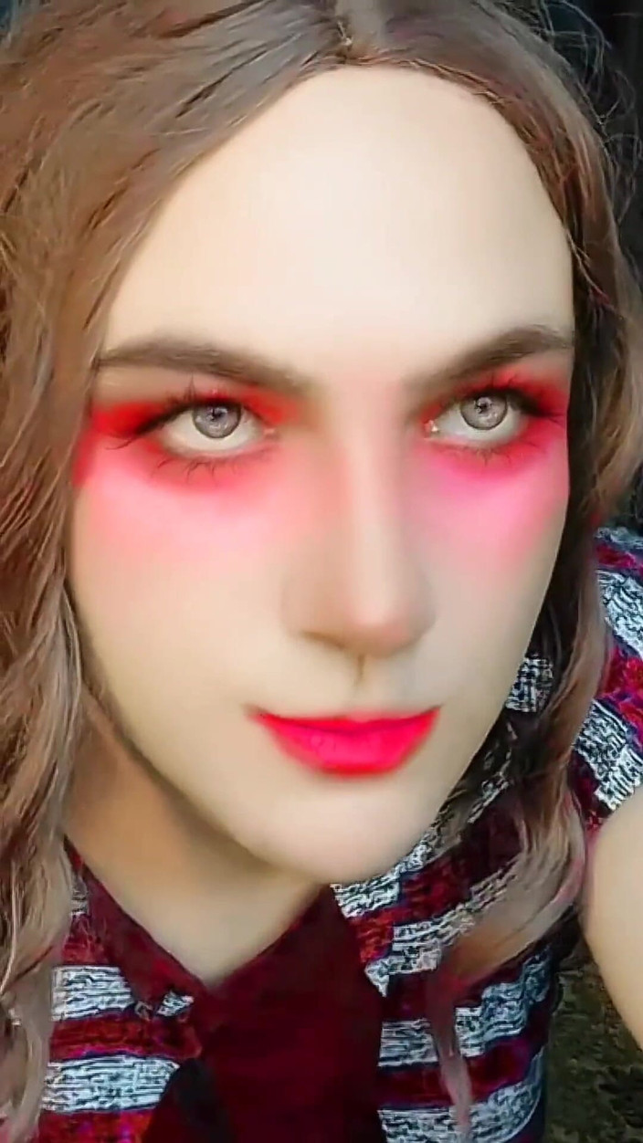 Kitty_Cross: प्यारी बड़ी वाली कॉस्प्लेयर क्रॉसड्रेसर हॉट लेडीबॉय कमसिन ट्रांसजेंडर लेडीबॉय बहिन फेमबॉय सुनहरे बालों वाली लाल बालों वाली