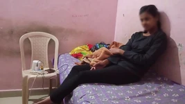 姐姐的朋友回到家，带我到房间，离开我，印地语音频性爱，第1部分