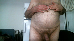 Coach Karl dude lodge: Trenér Karl Belly a Tření bradavek