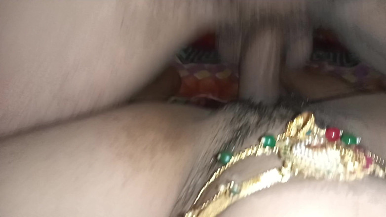 Sexy jaan: Radha Bhabhi care ia apă de la penisul fratelui vitreg,...
