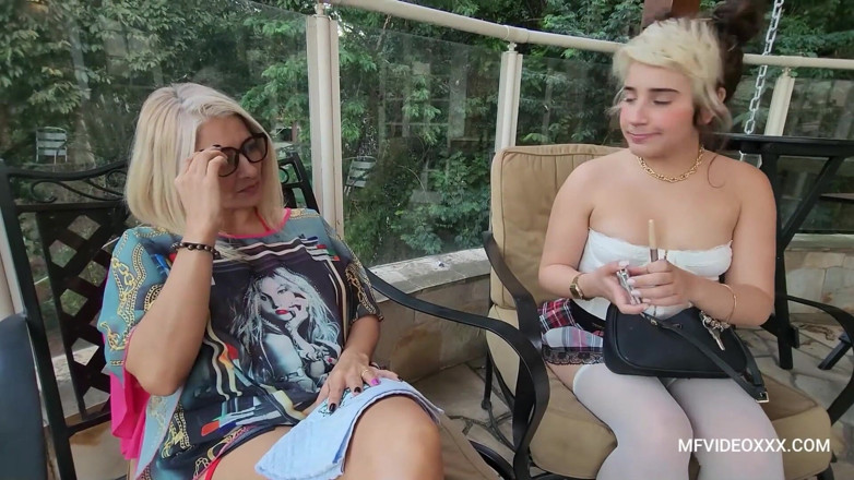 MF Lesbian: Pamper Me, Girl