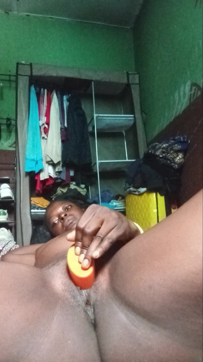 vickybanky009: Des reels sympas d’elle montrant une masturbation en direct