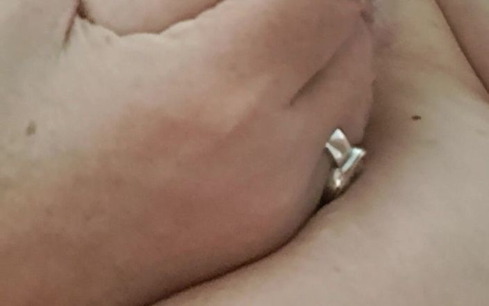 Mommy big hairy pussy: Ibu tiri kencing dan di-gangy