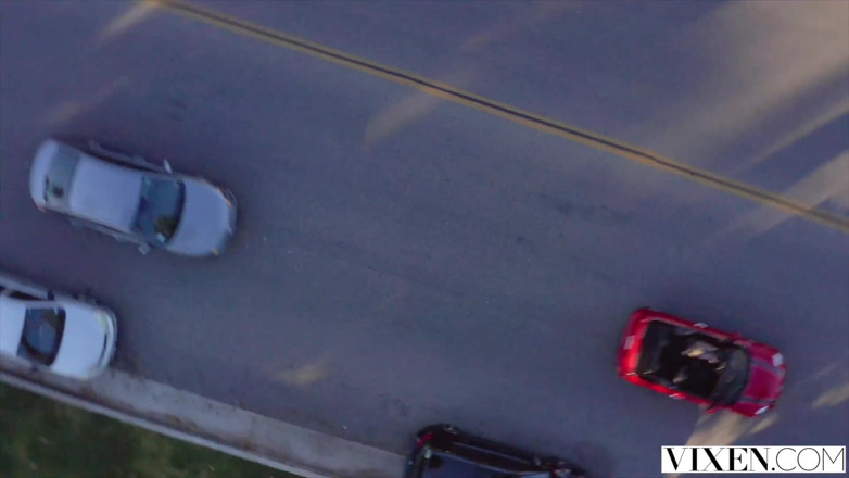 Vixen: Vixen cuplu obraznic devine excitat în situații periculoase