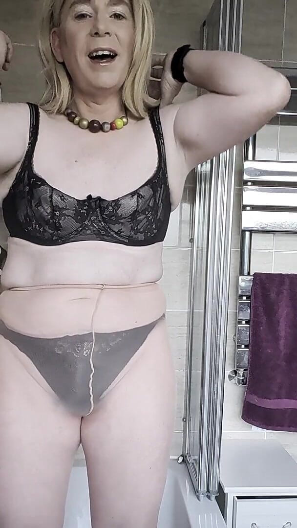 Pissing My Tights! (Nikki T Gee) Pissing My Tights! (Nikki T Gee)