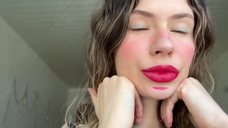 Rarible Diamond: Nụ hôn đỏ gợi cảm