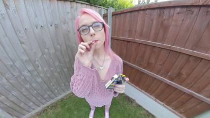 VR smokers HD-2D Videos Only: Chloe Toy - 정원에서 흡연