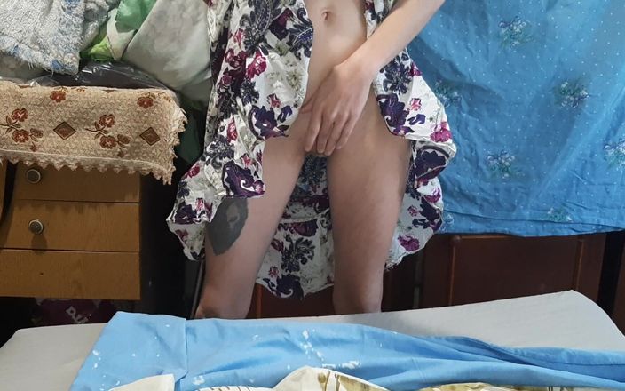 Lesbian-candys: 빨고 오르가즘을 동시에 느끼는 빠른 대학 자위 쓰리섬