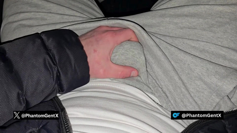 PhantomGentX: Chico alemán con precum en polla gris se masturba en...