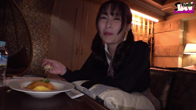 Studio JAV Launcher: 办公室热辣-一个新兵风格的缪斯混合她甜美的声音和大胆的户外饮料 第三章