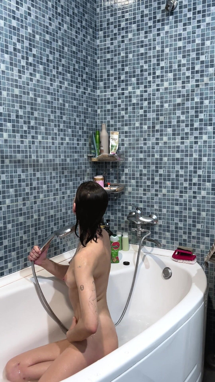 Karafuto404: ¿una Ducha Rápida?