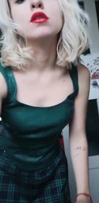 Un bellissimo spogliarello a casa