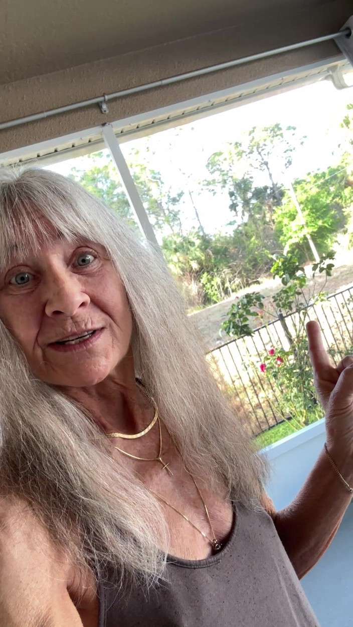 Leilani Lei: Feliz domingo!