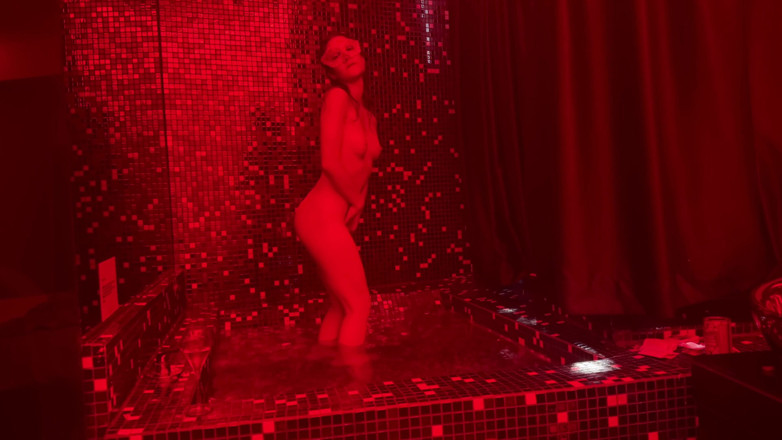 LuxuryAura: Private jacuzzi nude dance - exclusivo