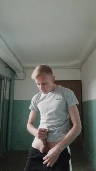 Dick Boys Studio: Décidé de se branler à l'entrée