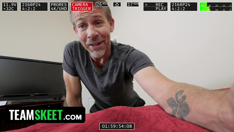 Team Skeet: Stayhomepov - doğal memeli çarpıcı latin hatun ev sahibini sikiyor - tam film