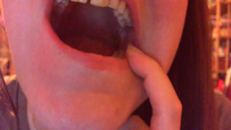 Nicoletta Embassi: Teeth Fetish Devour