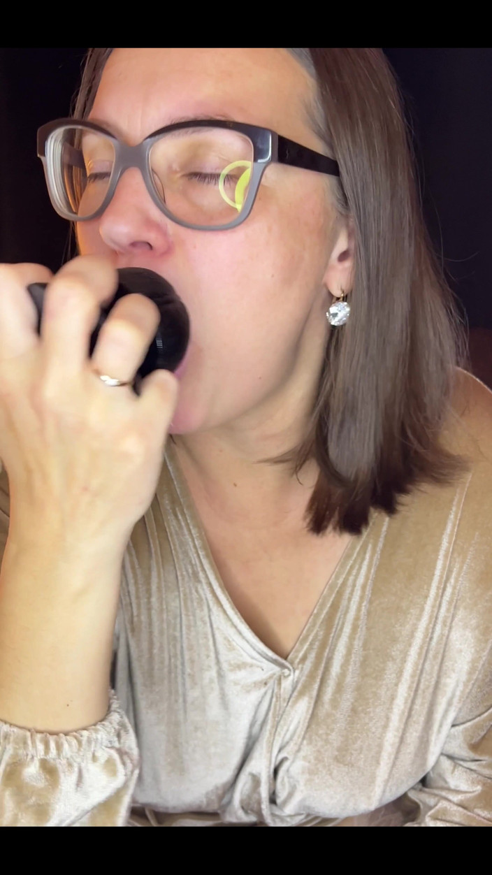 Crypto Mommy: Chcę wziąć twojego penisa w moją dłoń