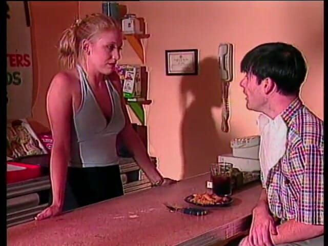 Old Good Porn: Sürtük yarak emdikten ve sıkı amcık yarağını siktirdikten sonra götüne...