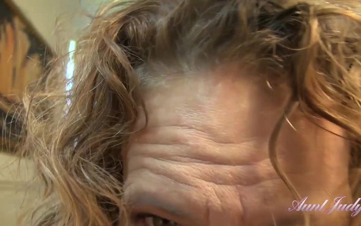 Aunt Judy's: 你淫荡的继阿姨tia知道你一直在看熟女色情片 - 第一人称视角