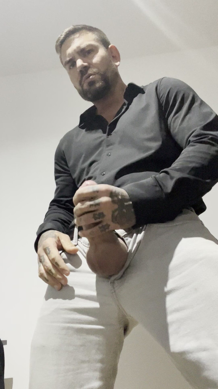 Juan Lucho Gay: Cute Boy Jerks off with Clothes on