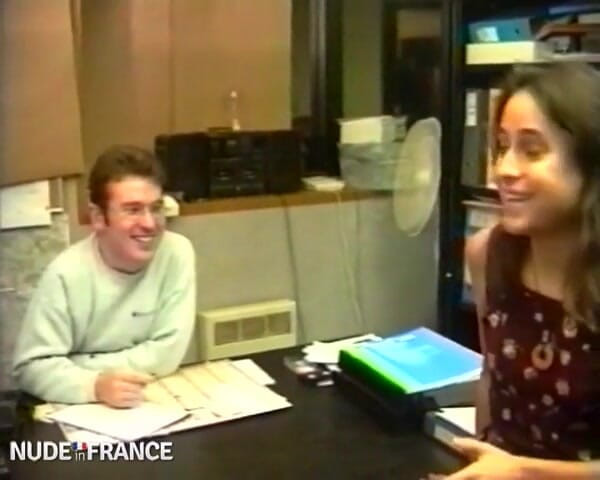 La France a Poil: Michaelle, 빨고 싶어하는 20살!
