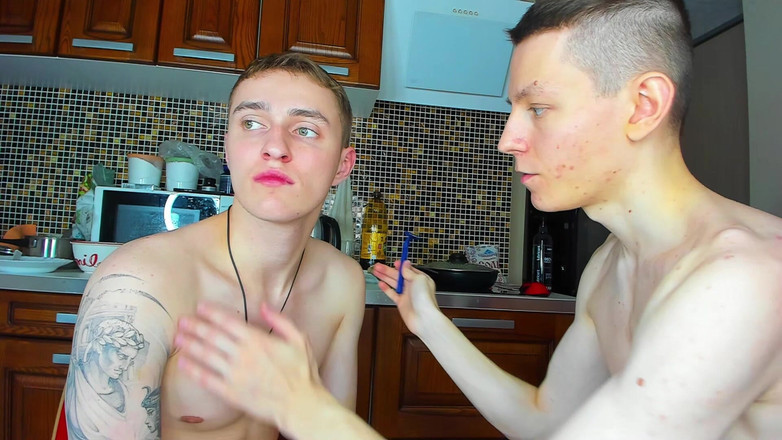 Morflot24: Я голю його дупу, а потім його обличчя!