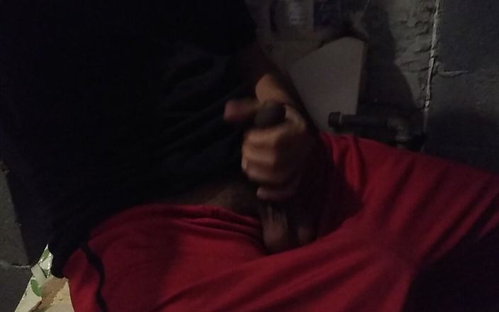 AlexAlejandro13: Quería estar en el baño