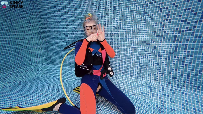 UKCuteGirl Lucy Lauren: Scuba Instructor Diver Training POV Pussy Fuck Seduction