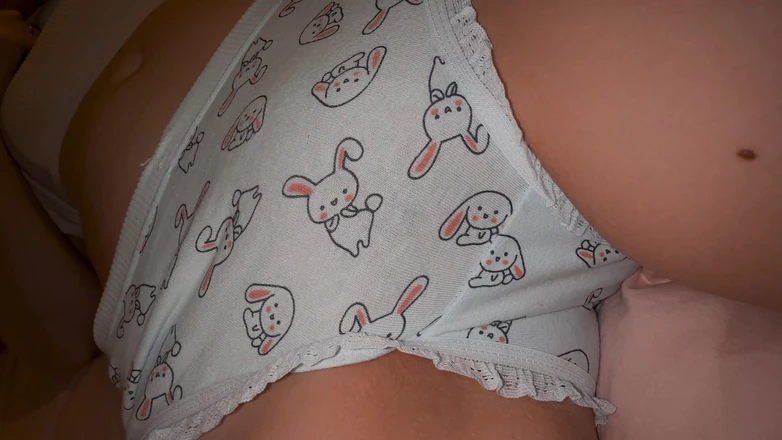 Gigi oficial: Stapdad Quickly Run Into My Room and Made Some Close...