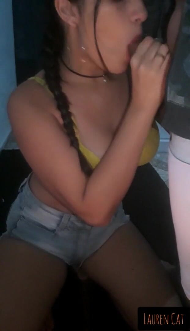 Lauren Cat: A luat o muie și a primit o ejaculare în gura ei