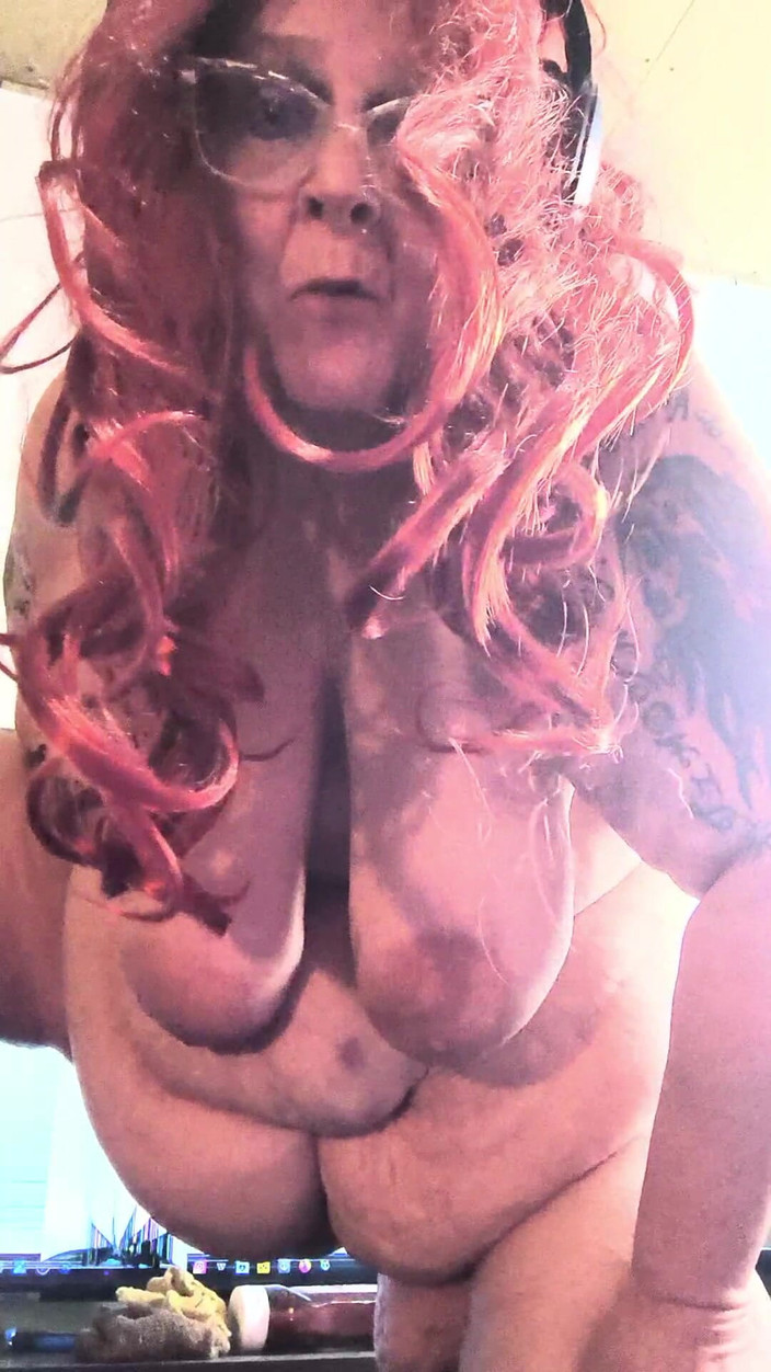 HerculesnVENUS: U gonna listen to listen me ビッチは、そのドーナツのストリップを下ろして口を閉じて、私の顔に潮吹きします