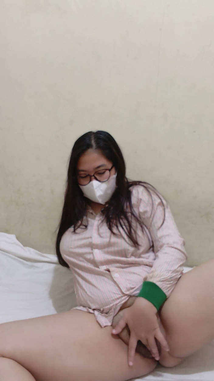 Vaginabig88: นักศึกษาวิทยาลัยหญิงคนสวยกําลังพักวิทยาลัย