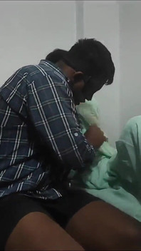 Il mio fratellastro mi ha scopato oggi e mi è piaciuto molto